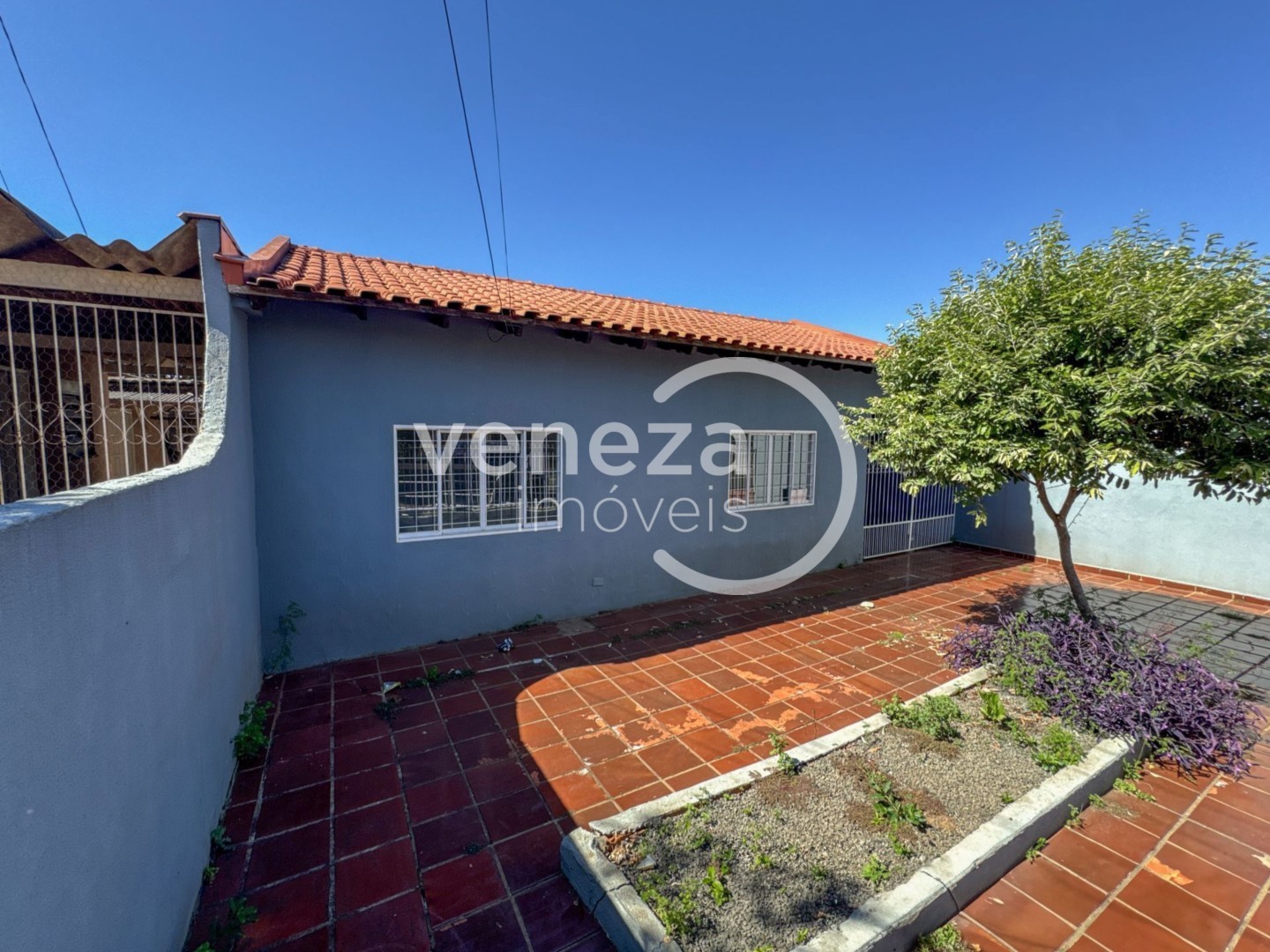 Casa Residencial para locacao no Semiramis Barros Braga em Londrina com 87,34m² por R$ 1.200