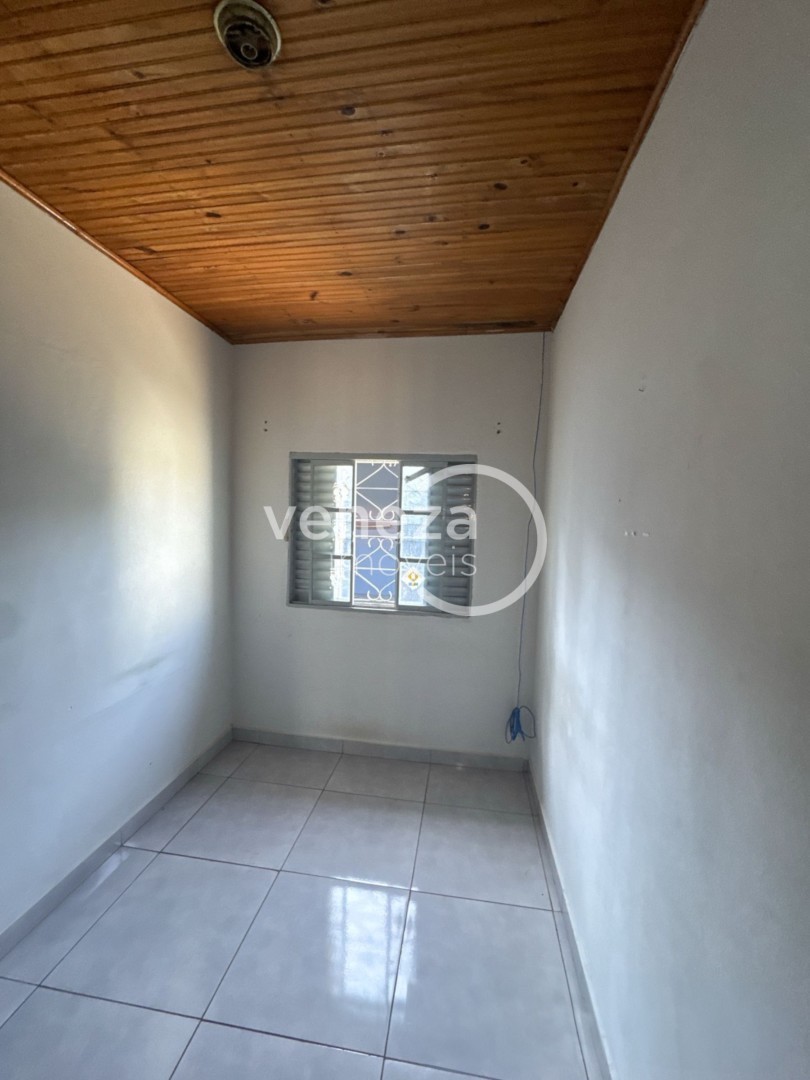 Casa Residencial para locação no bairro Semiramis Barros Braga de Londrina - Foto 12
