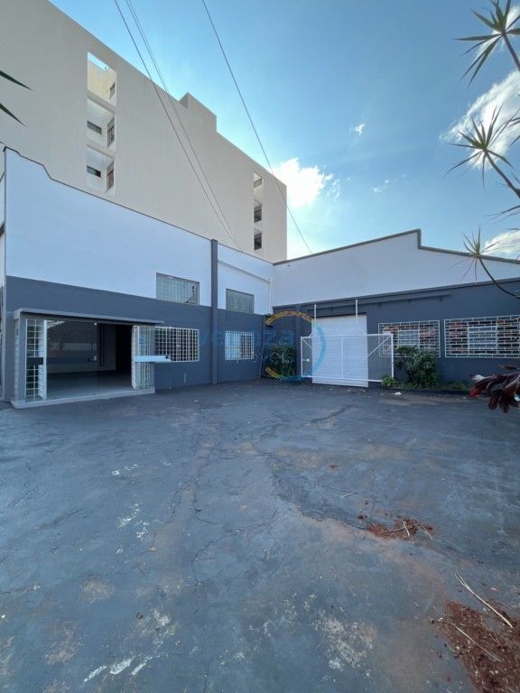 Salão-loja para locacao no Centro em Londrina com 242,51m² por R$ 10.900  - Foto 2