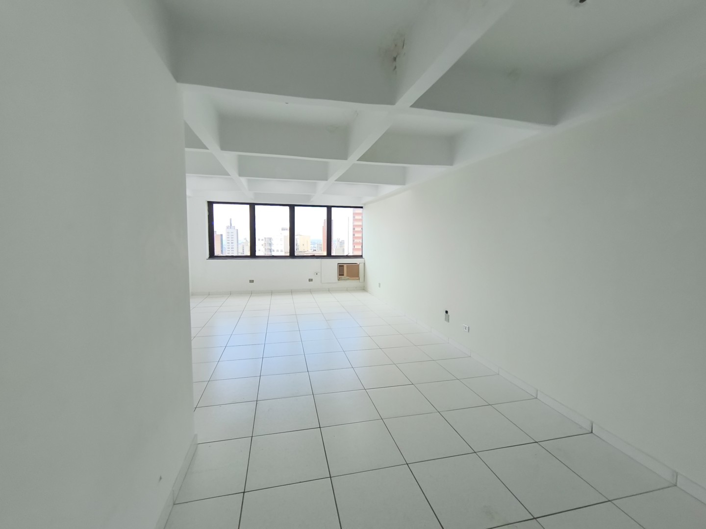 Sala para locacao no Centro em Londrina com 61,69m² por R$ 1.600  - Foto 3