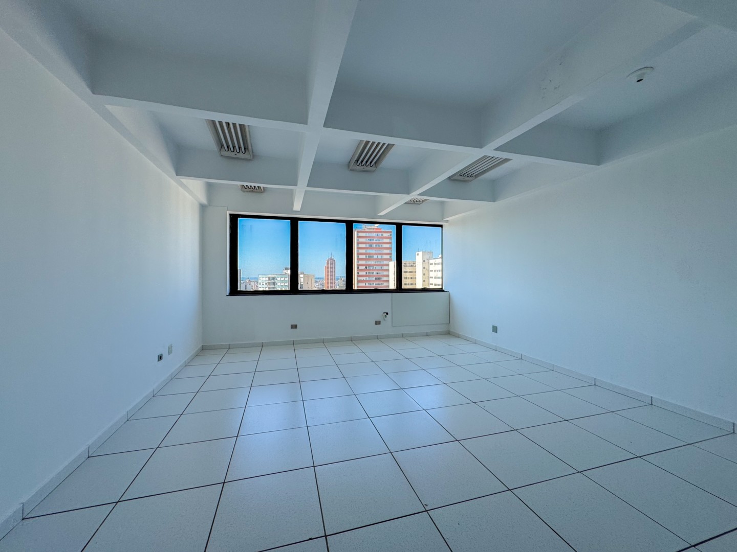 Sala/Conjunto Comercial para alugar em Centro, Londrina — Portal Chave Fácil