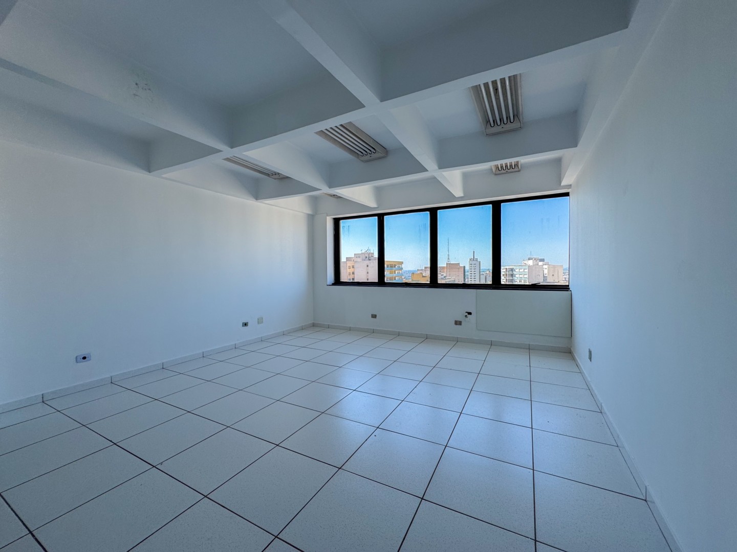 Sala/Conjunto Comercial para alugar em Centro, Londrina — Portal Chave Fácil