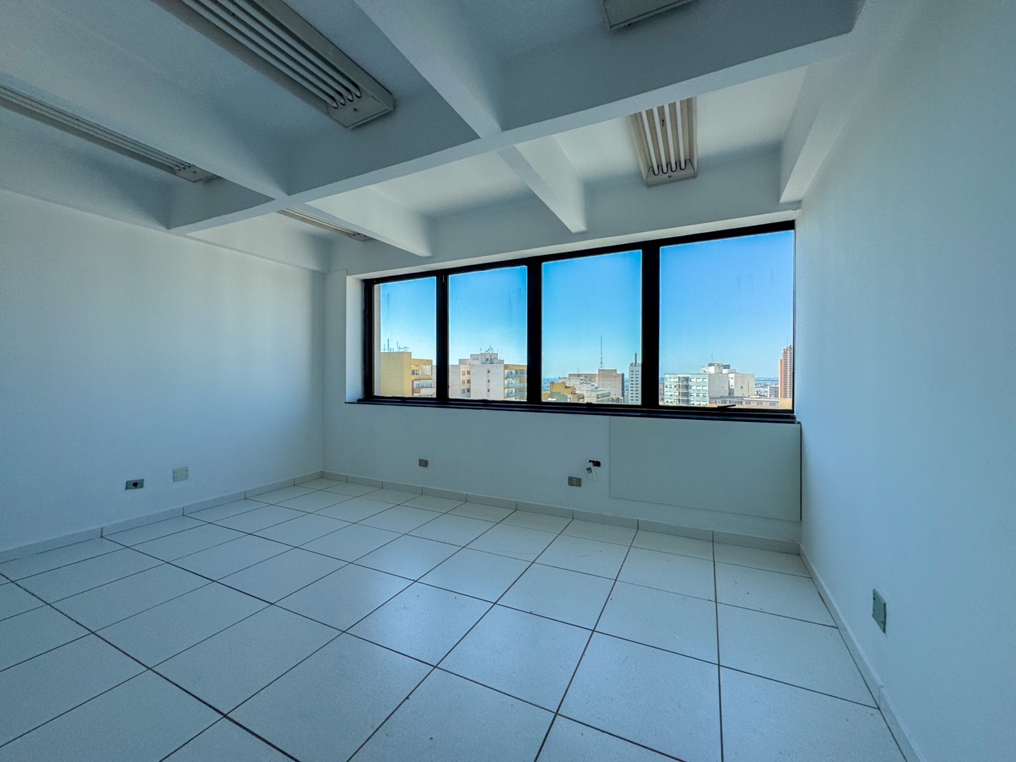 Sala/Conjunto Comercial para alugar em Centro, Londrina — Portal Chave Fácil