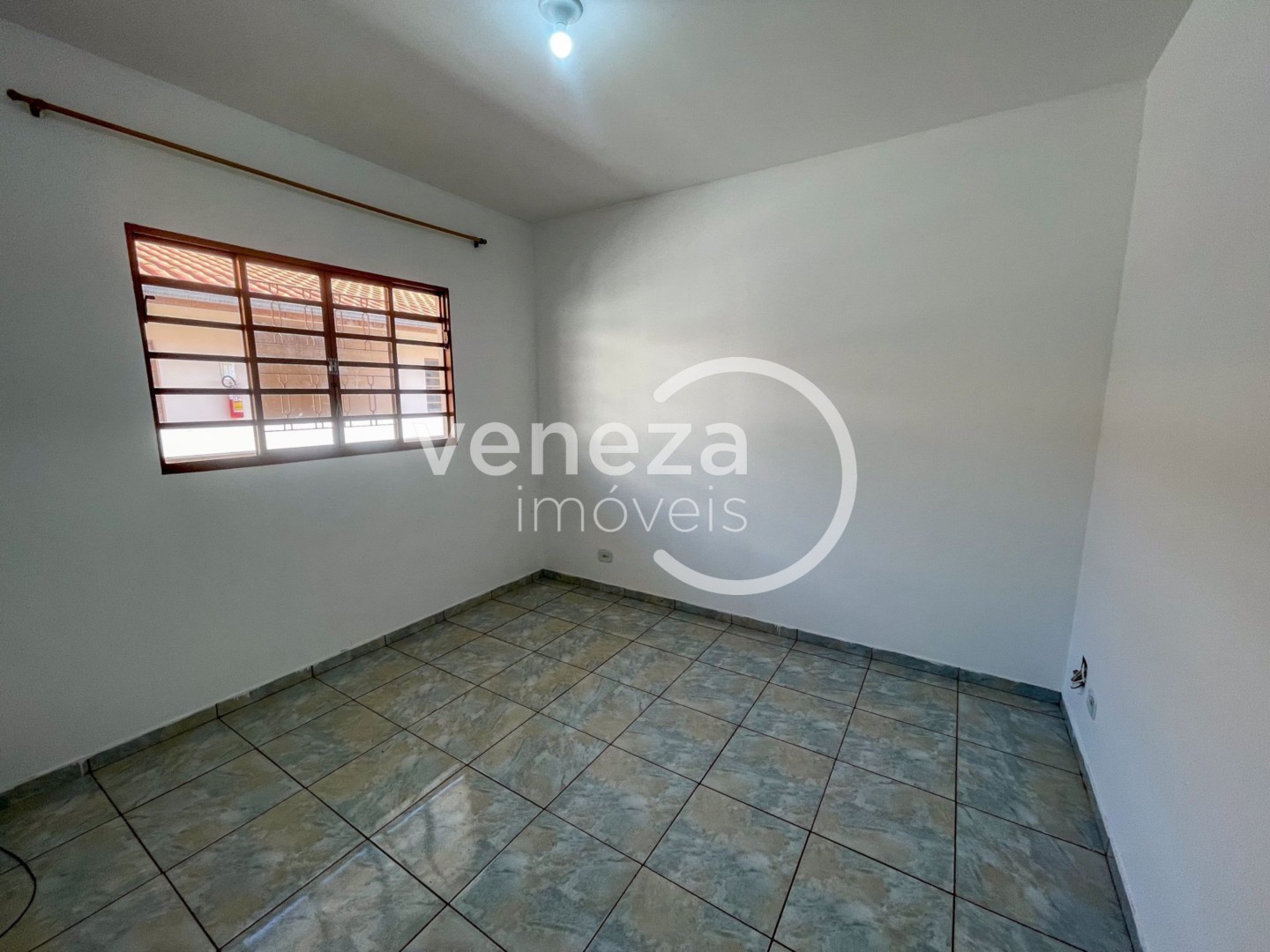 Apartamento para locacao no Piza em Londrina com 22m² por R$ 830