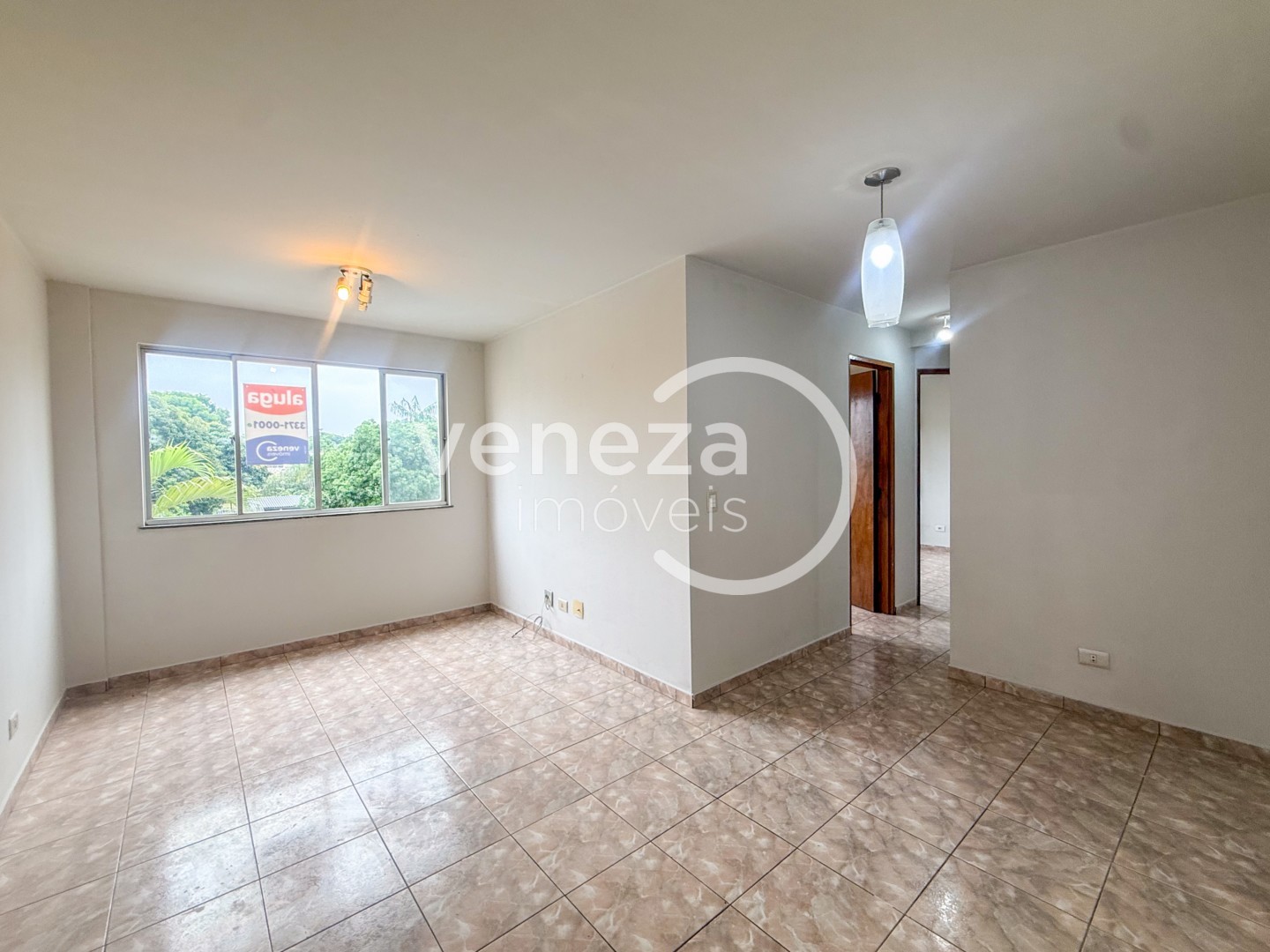 Apartamento para locacao no Jamaica em Londrina com 102,87m² por R$ 820 - Foto 2