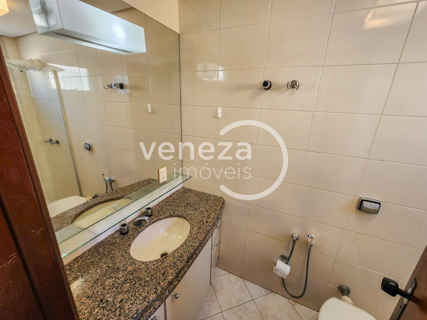 Apartamento para locação no bairro Vila Larsen 1 de Londrina - Foto 8