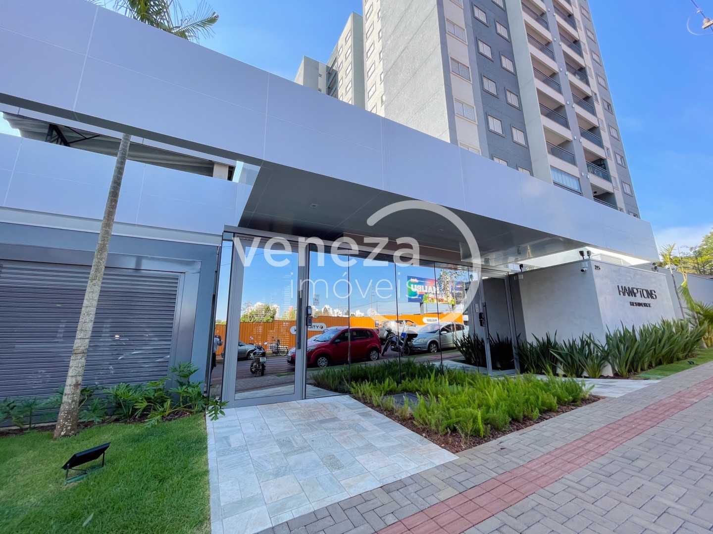 Apartamento para locacao no Aurora em Londrina com 101m² por R$ 1.900