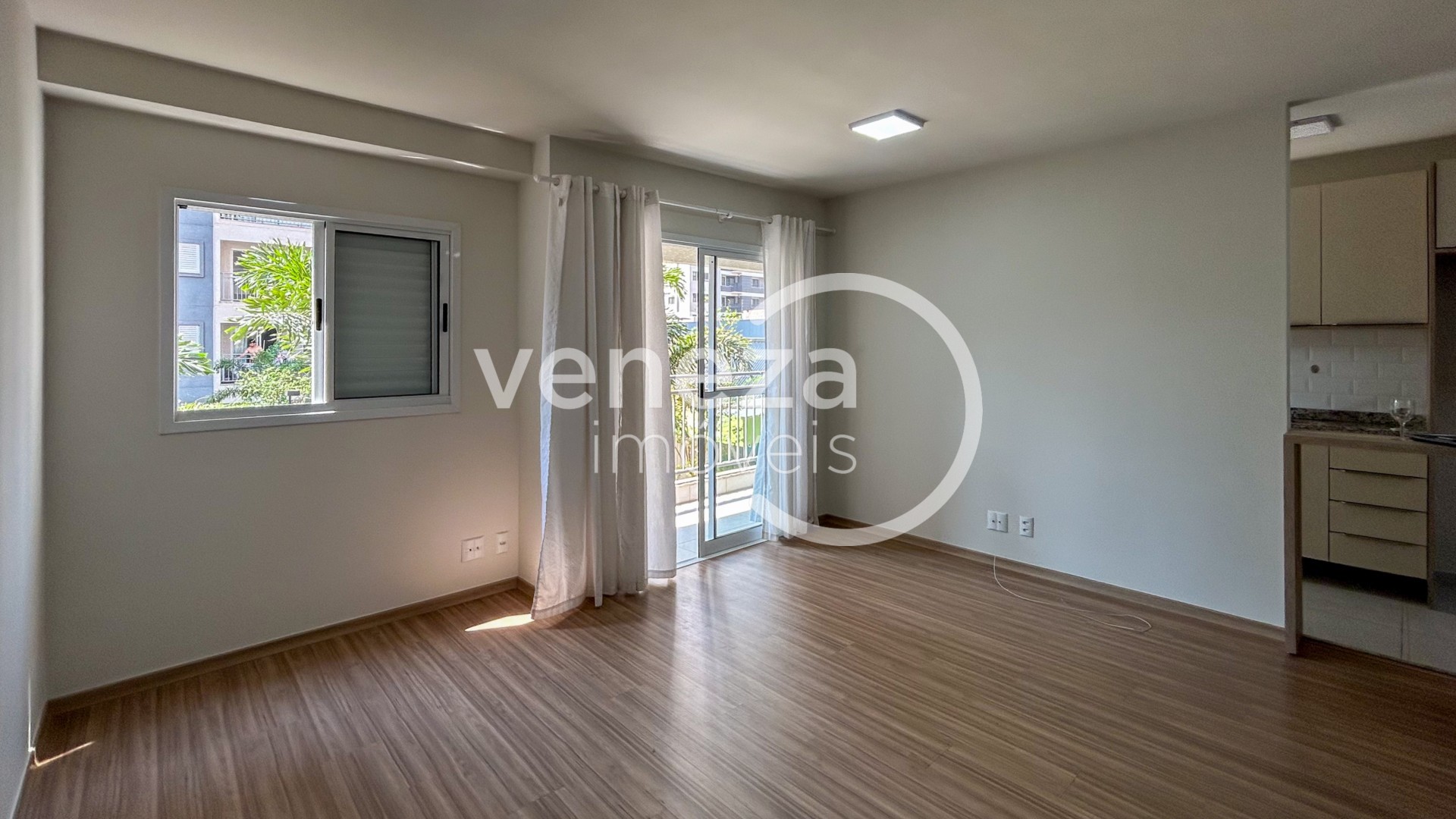 Apartamento para locacao no Aurora em Londrina com 101m² por R$ 1.900