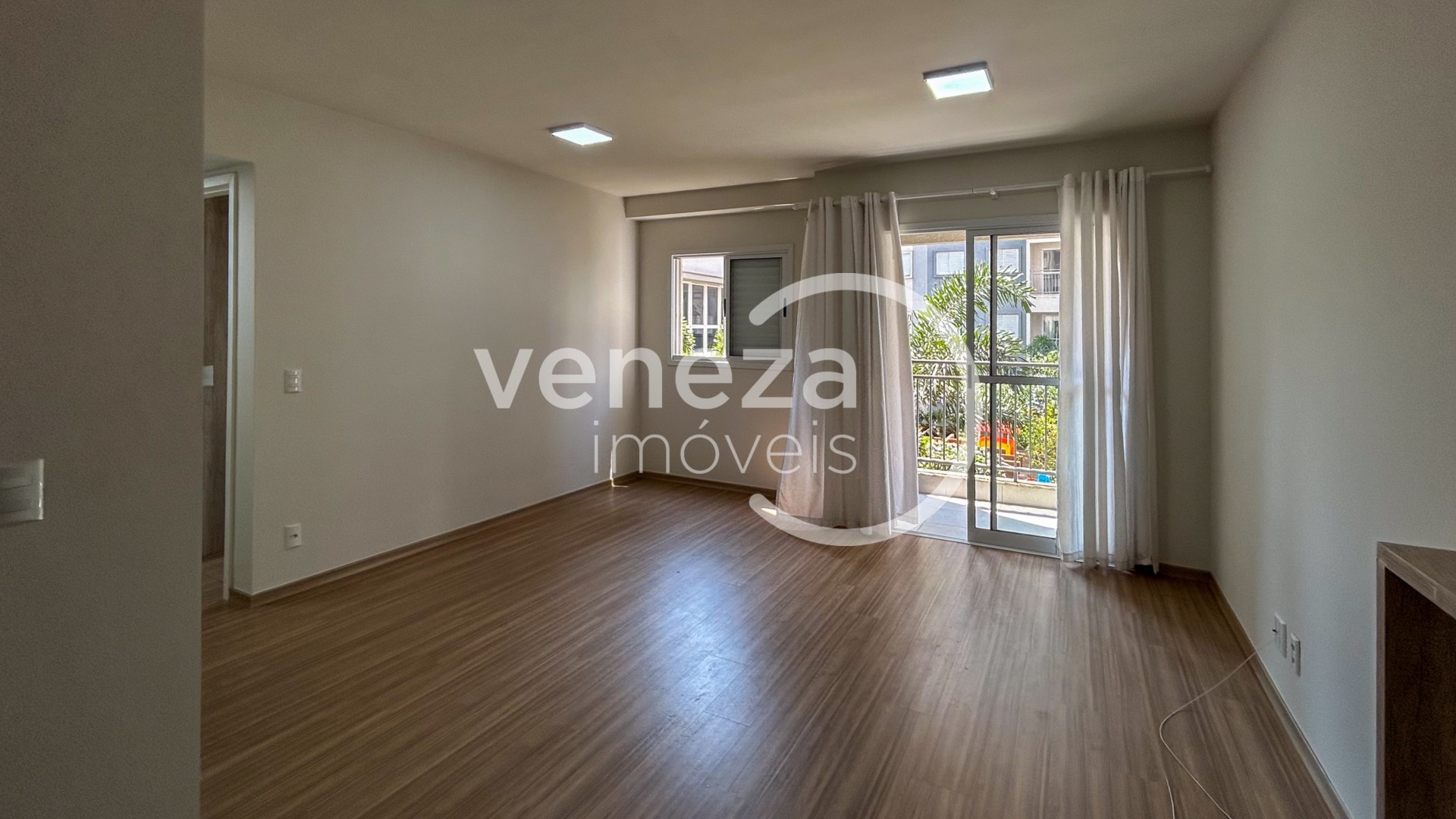 Apartamento para locacao no Aurora em Londrina com 101m² por R$ 1.900