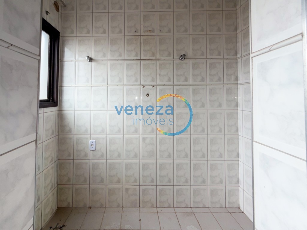 Apartamento para locação no bairro Centro de Londrina com 65m<sup>2</sup> útil, 2 quartos, 1 vaga de garagem