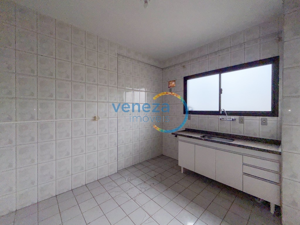 Apartamento para locação no bairro Centro de Londrina com 65m<sup>2</sup> útil, 2 quartos, 1 vaga de garagem