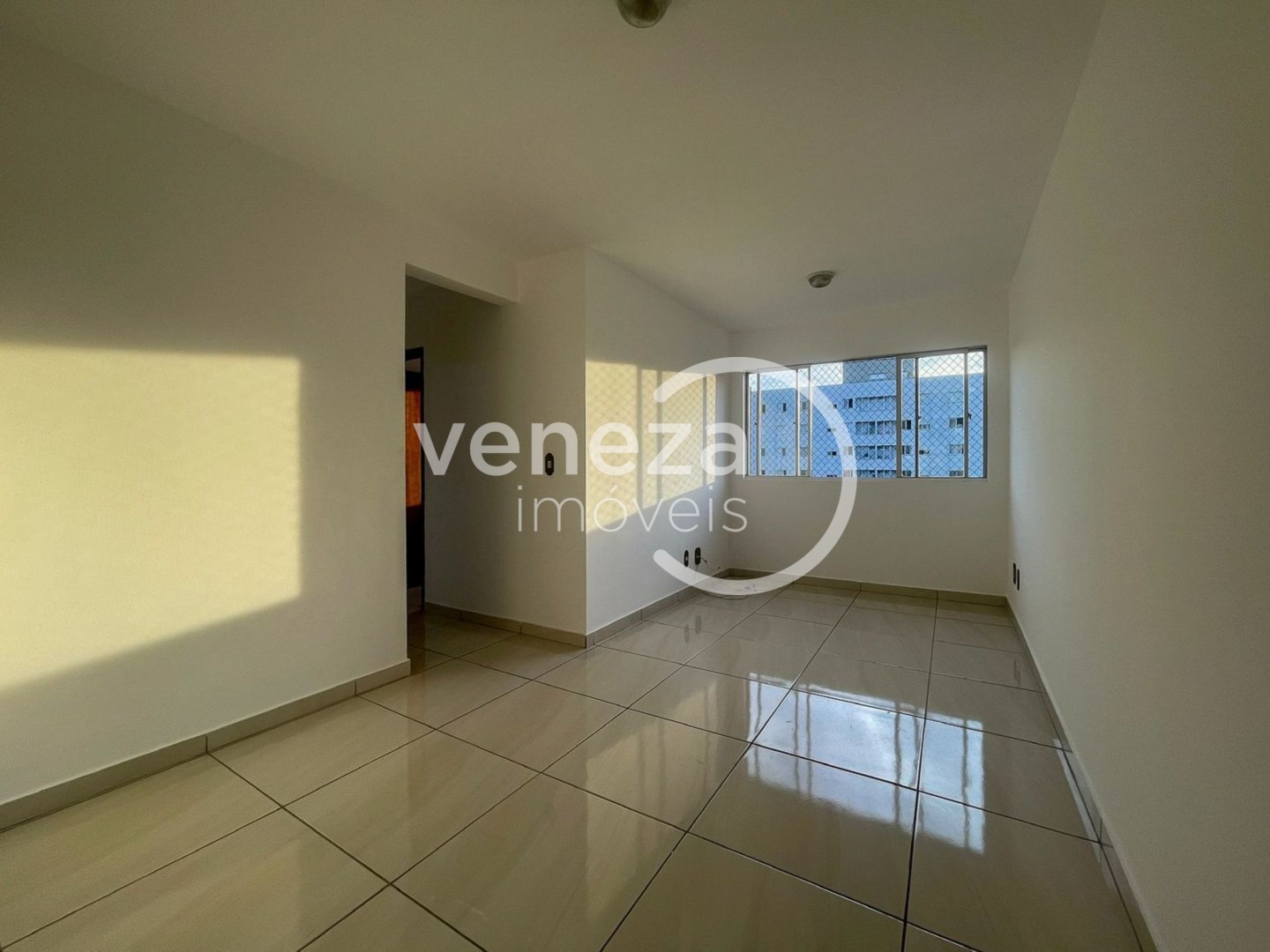 Apartamento para locacao no Centro em Londrina com 110m² por R$ 1.600  - Foto 2