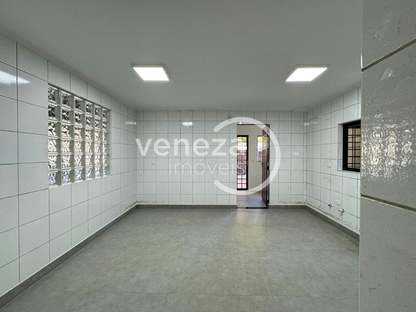 Casa Comercial para locação no bairro Portal de Versalhes de Londrina - Foto 14