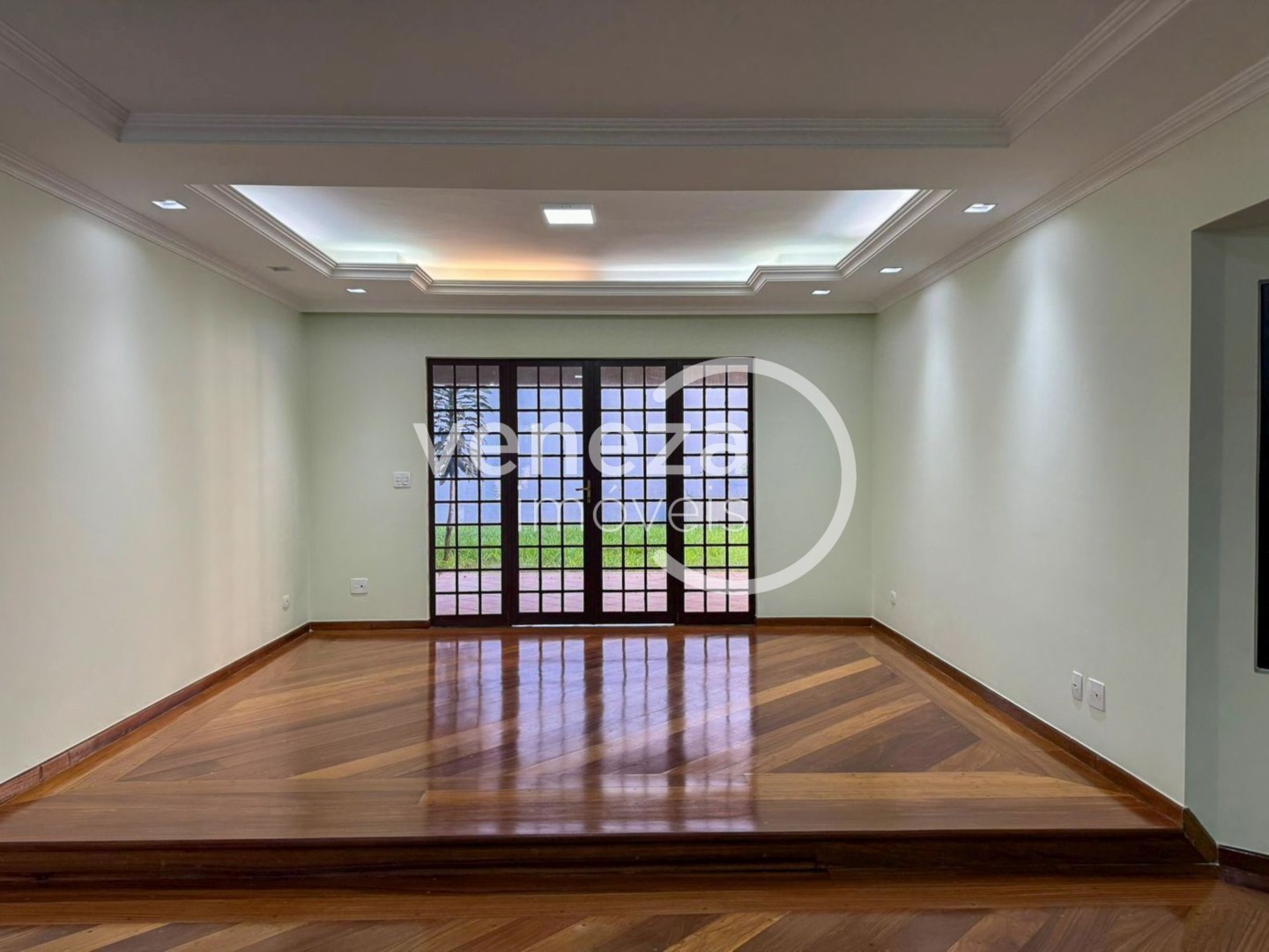 Casa Comercial para locação no bairro Portal de Versalhes de Londrina - Foto 5