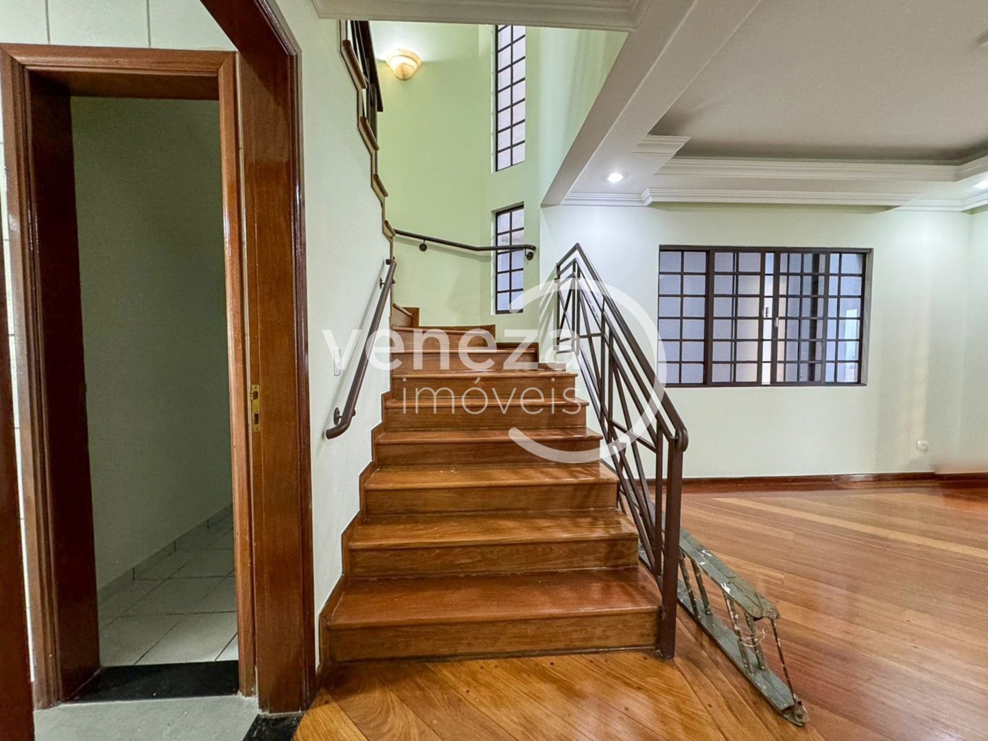 Casa Comercial para locação no bairro Portal de Versalhes de Londrina - Foto 6