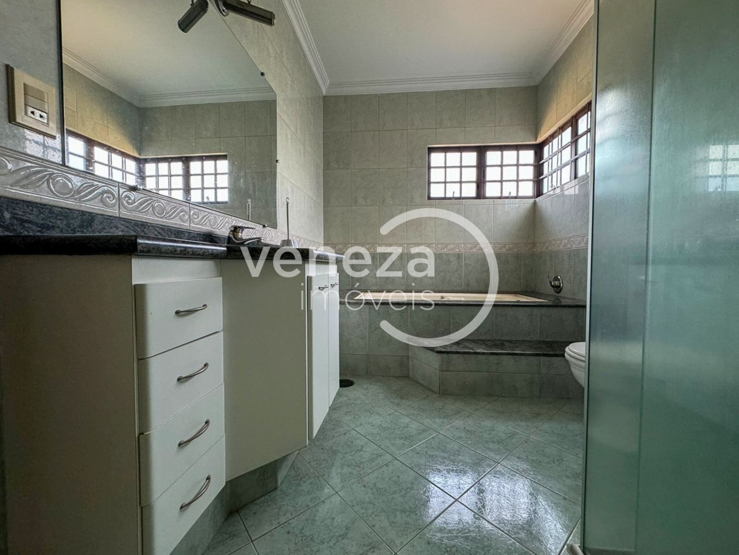 Casa Comercial para locação no bairro Portal de Versalhes de Londrina - Foto 11