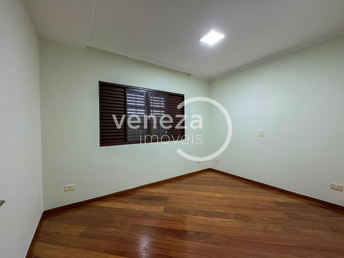 Casa Comercial para locação no bairro Portal de Versalhes de Londrina - Foto 7
