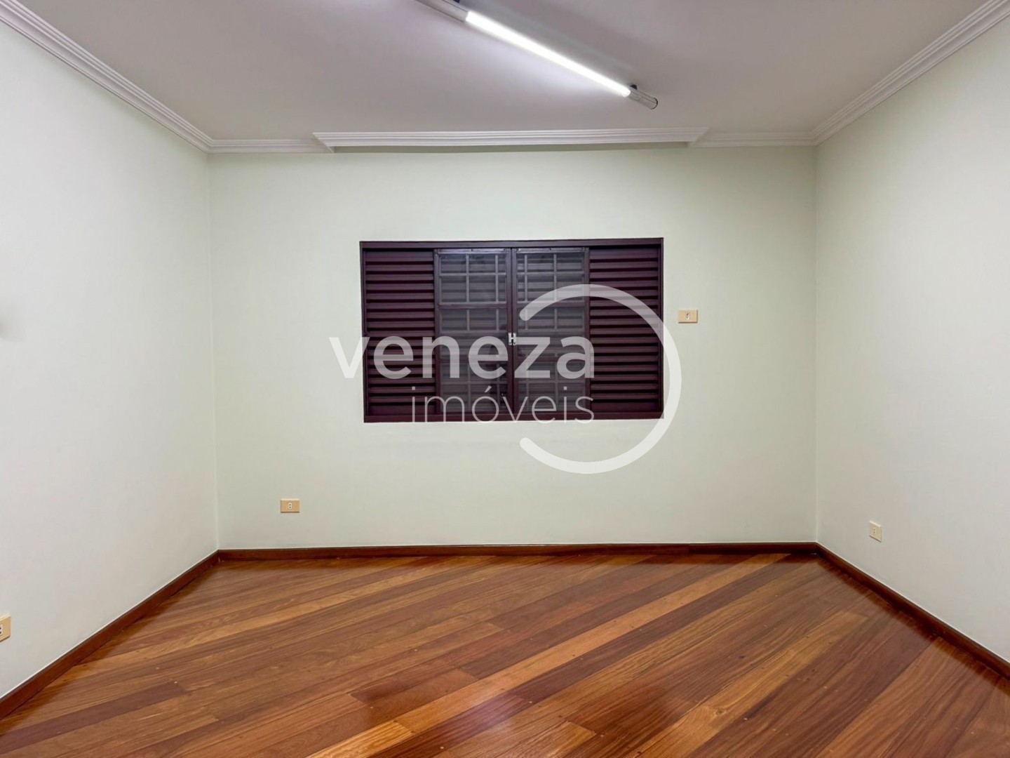Casa Comercial para locação no bairro Portal de Versalhes de Londrina - Foto 8