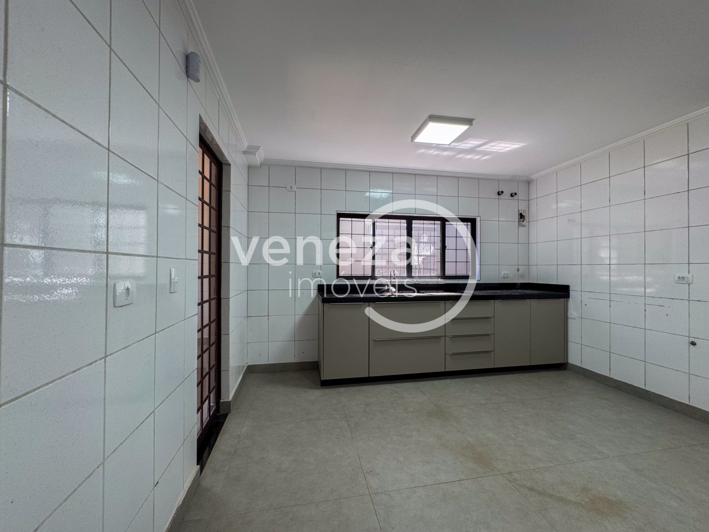 Casa Comercial para locação no bairro Portal de Versalhes de Londrina - Foto 32