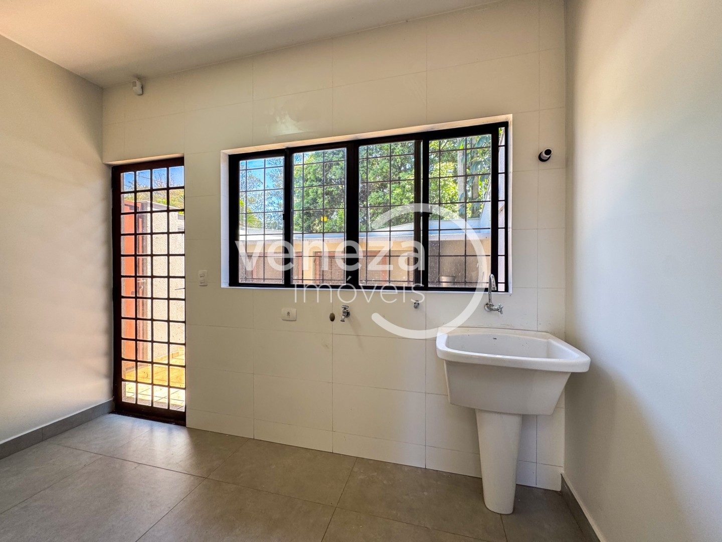 Casa Comercial para locação no bairro Portal de Versalhes de Londrina - Foto 34