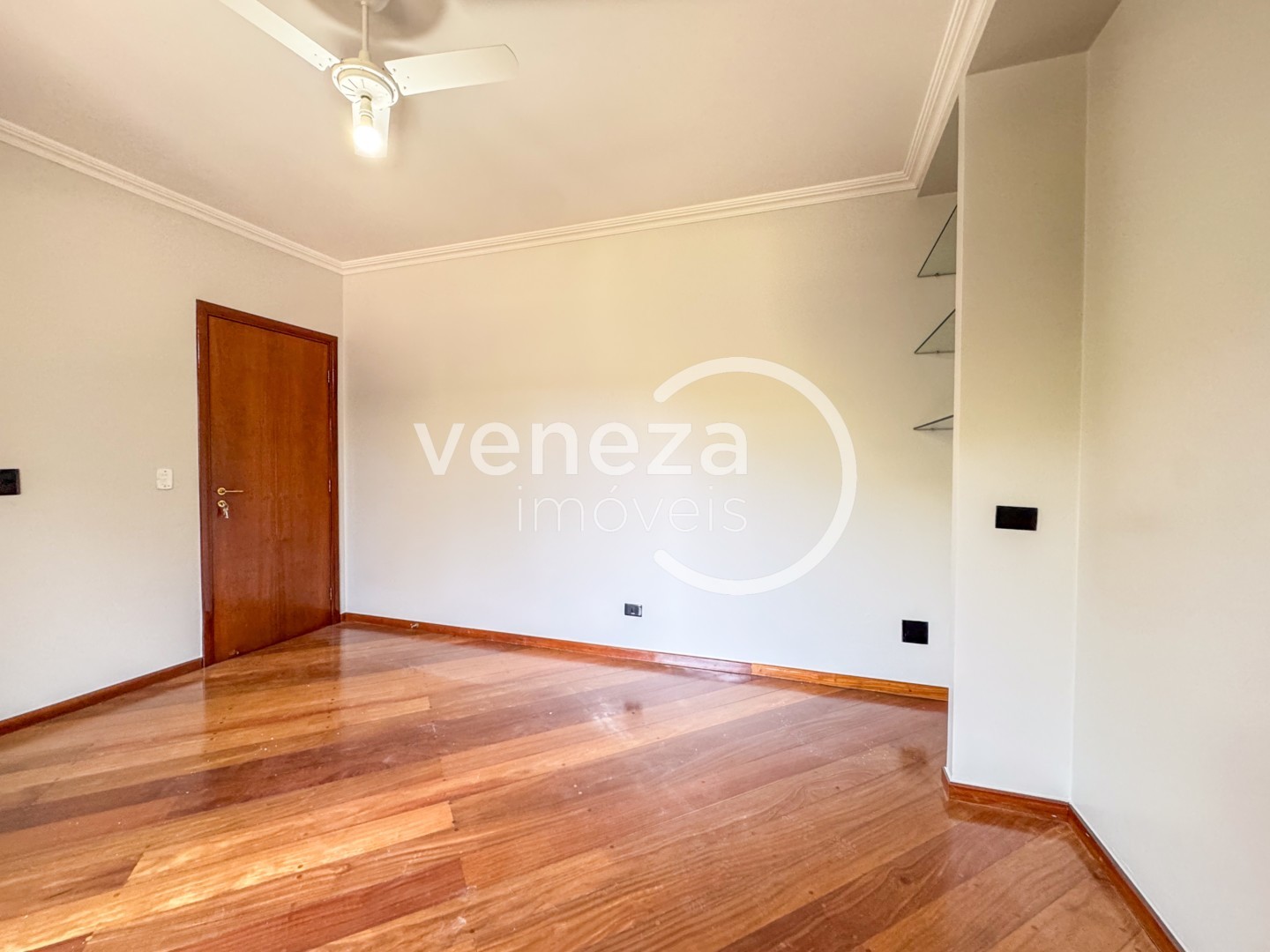 Casa Comercial para locação no bairro Portal de Versalhes de Londrina - Foto 13