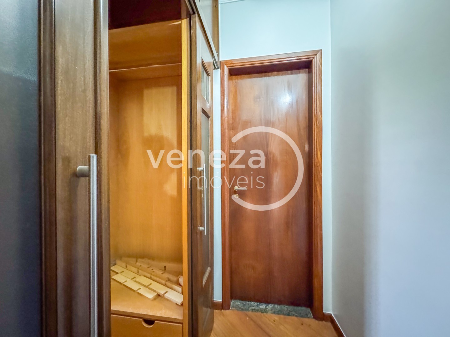 Casa Comercial para locação no bairro Portal de Versalhes de Londrina - Foto 17