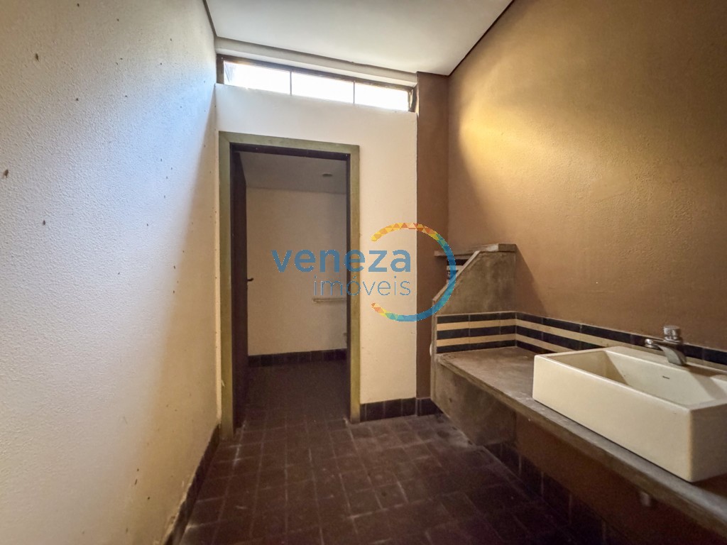 Salão-loja para locação no bairro Centro de Londrina - Foto 14