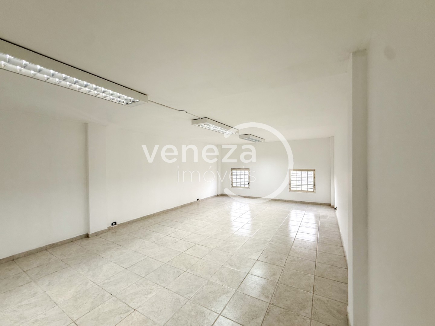 Salão-loja para locação no bairro Centro de Londrina - Foto 12