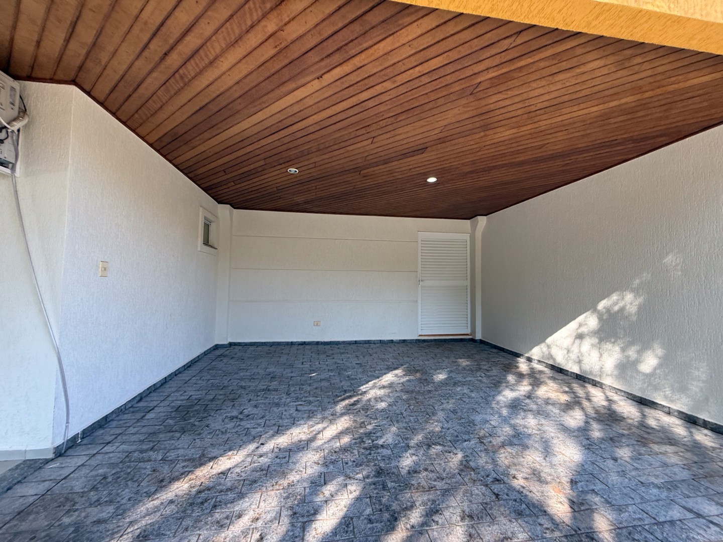 Casa Residencial para locacao no Parque Residencial Alcant em Londrina com 243m² por R$ 9.000