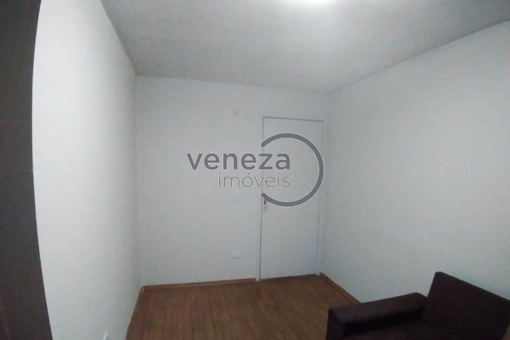 Apartamento para venda no Vale dos Tucanos em Londrina com 37m² por R$ 120.000,00