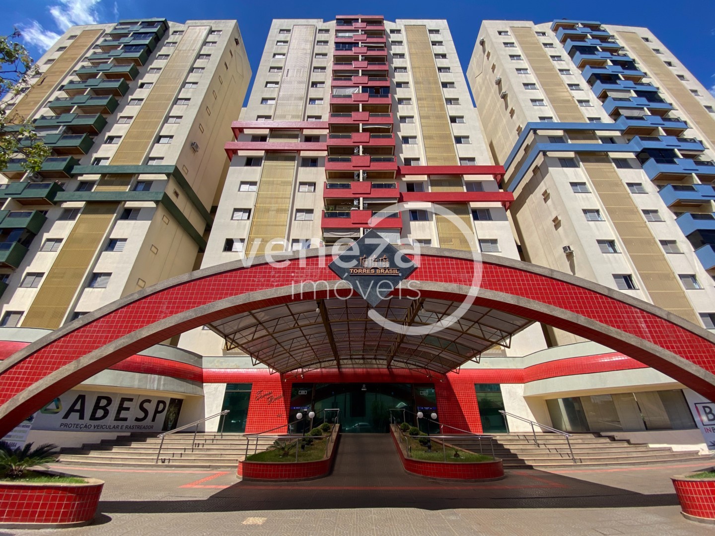 Apartamento para locacao no Centro em Londrina com 114,14m² por R$ 1.600
