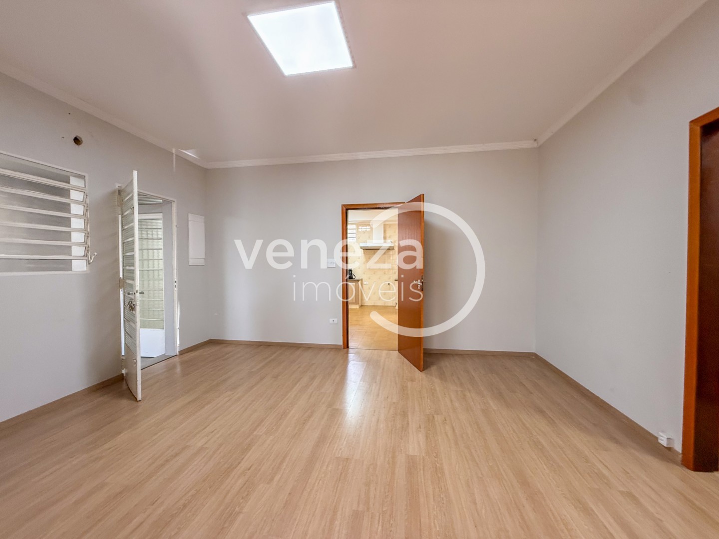 Casa Comercial para locação no bairro Aurora de Londrina - Foto 6