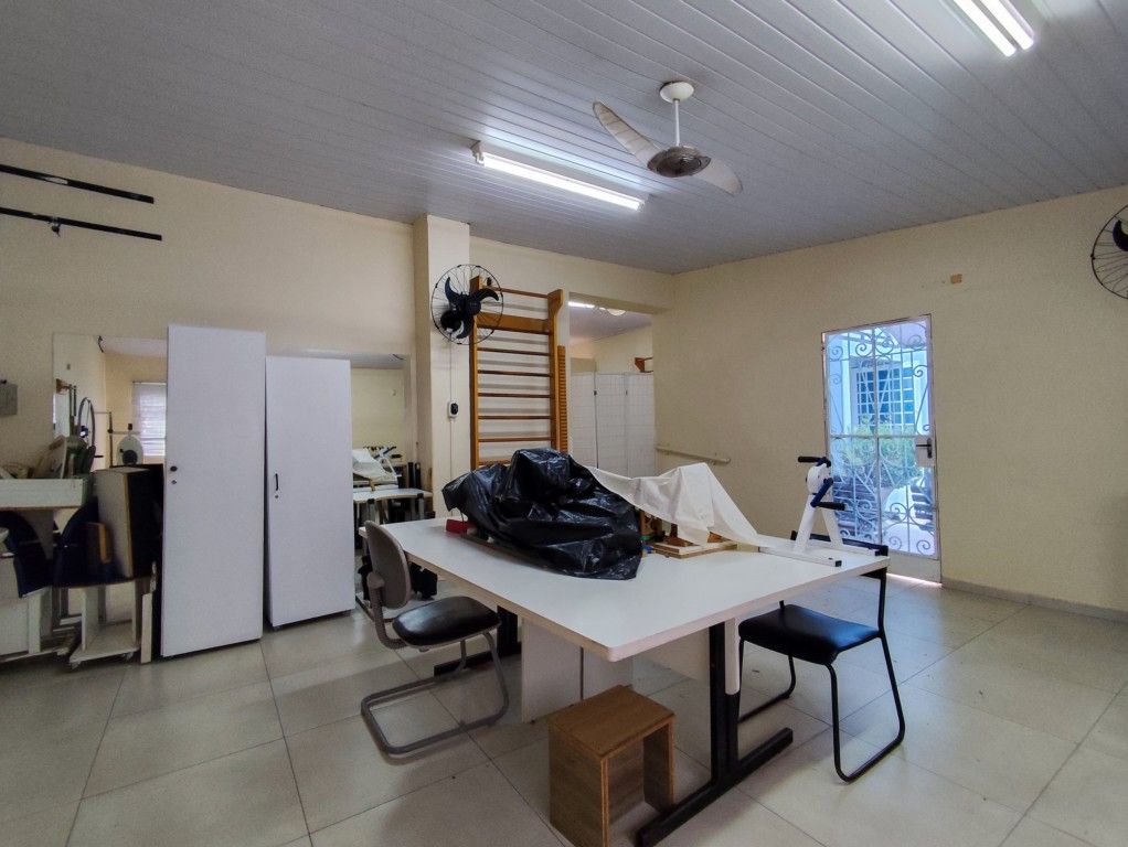 Casa Comercial para locação no bairro Centro de Londrina - Foto 11