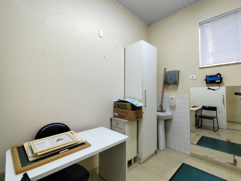 Casa Comercial para locação no bairro Centro de Londrina - Foto 17