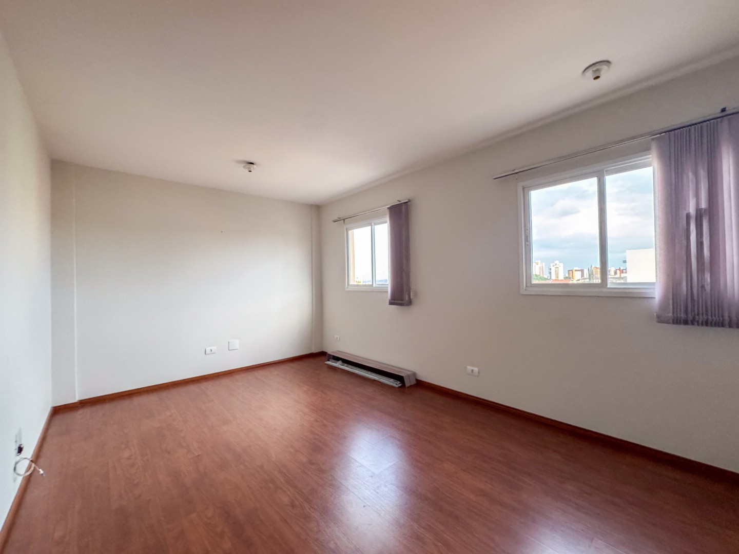 Apartamento para locacao no Centro em Londrina com 90m² por R$ 1.300  - Foto 3