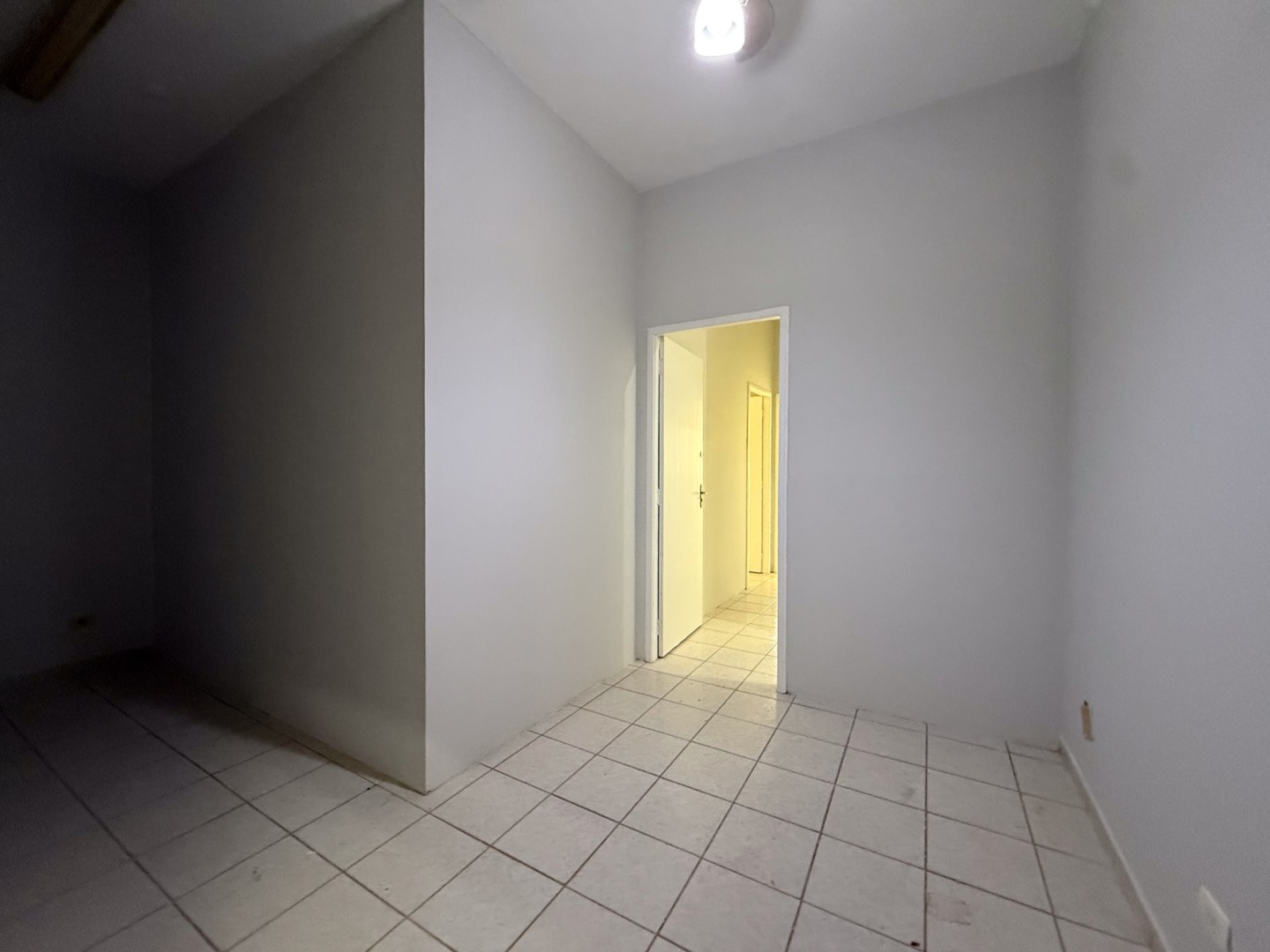 Sala para locacao no Centro em Londrina com 109,35m² por R$ 1.700  - Foto 2