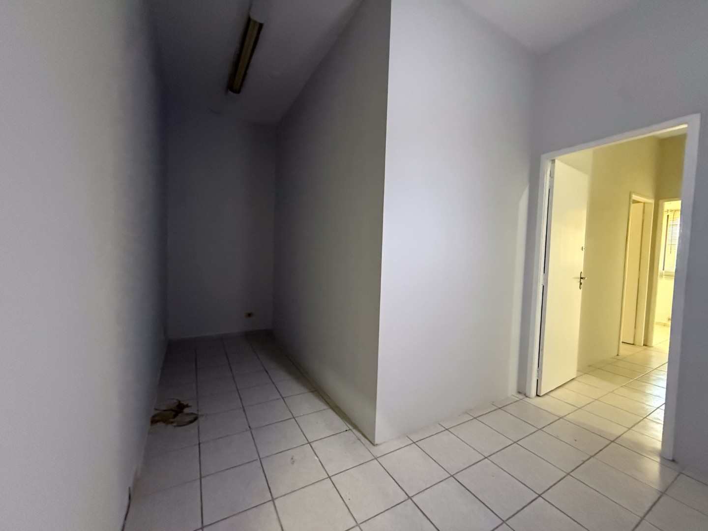 Sala para locacao no Centro em Londrina com 109,35m² por R$ 1.700  - Foto 3