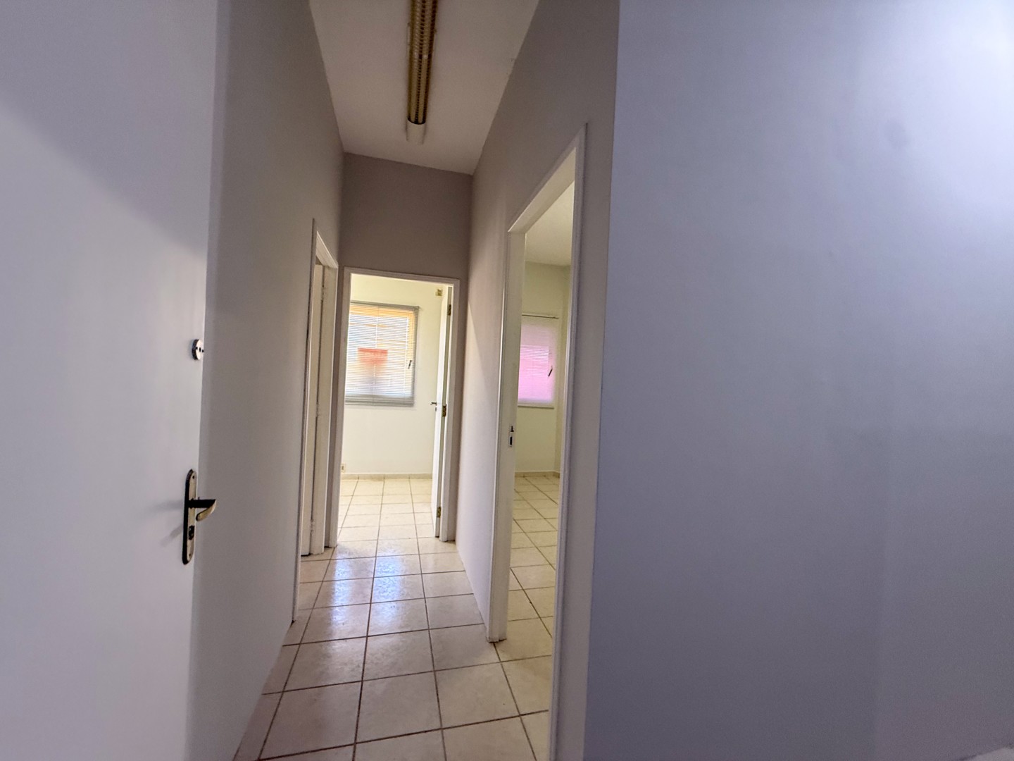 Sala para locação no bairro Centro de Londrina - Foto 4