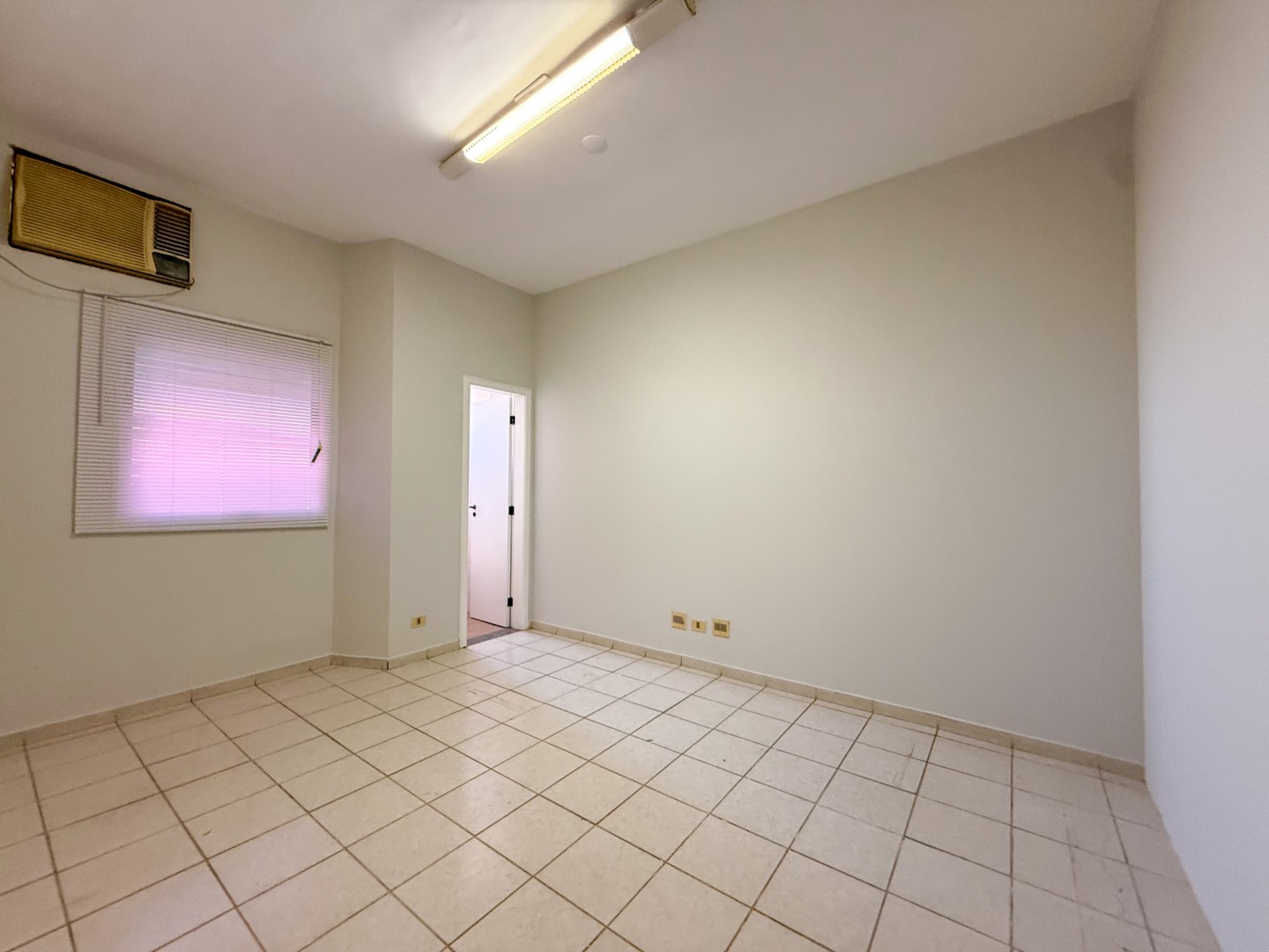 Sala para locação no bairro Centro de Londrina - Foto 7