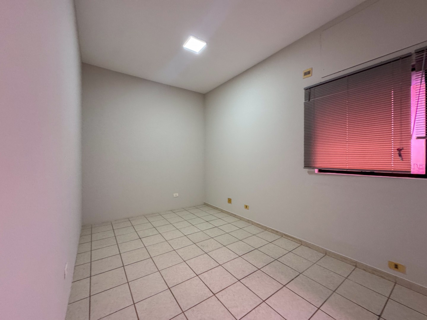 Sala/Conjunto Comercial para alugar em Centro, Londrina — Portal Chave Fácil