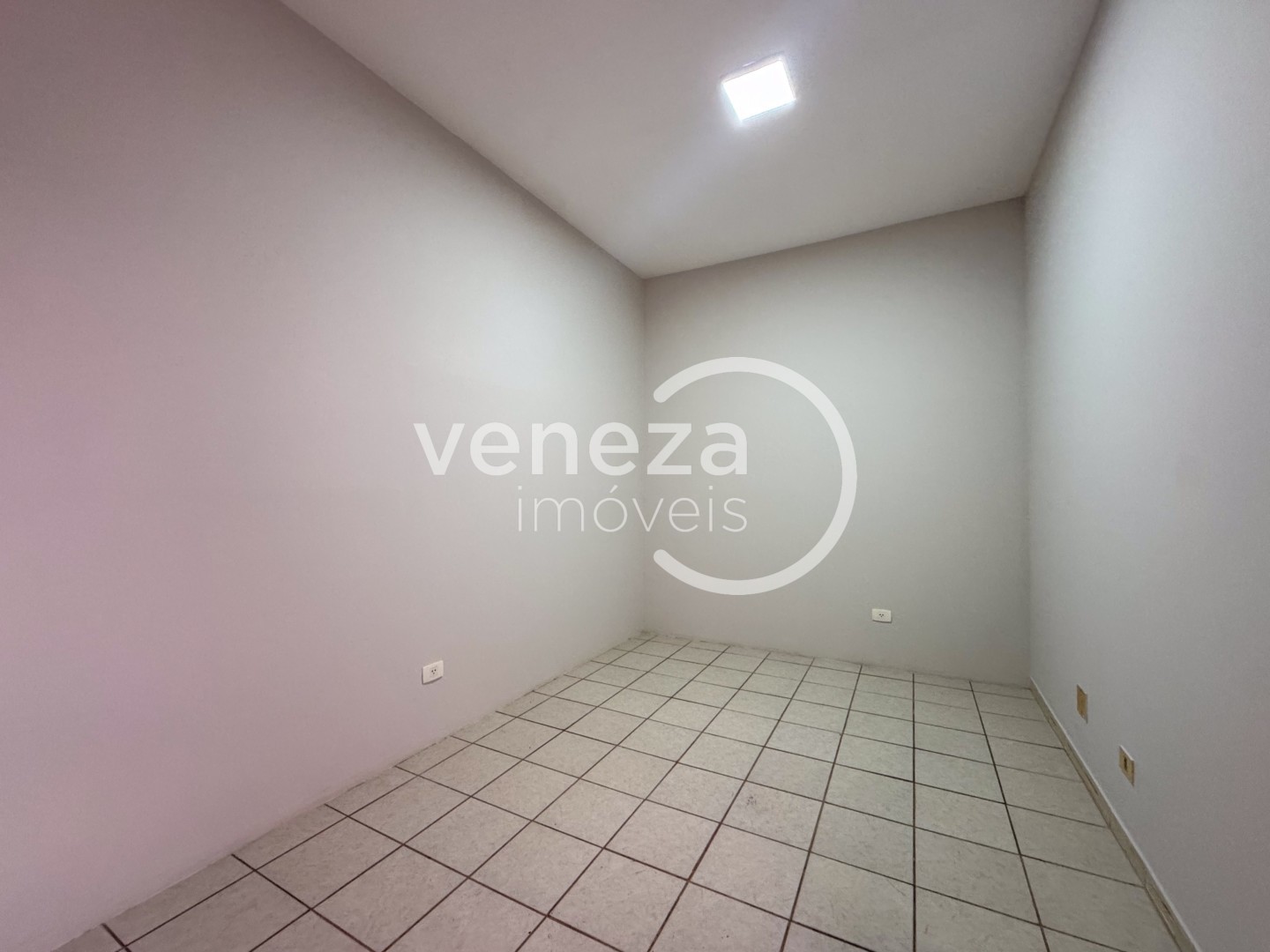 Sala para locação no bairro Centro de Londrina - Foto 8