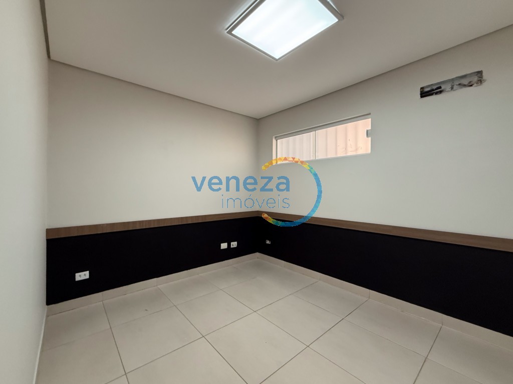 Sala para locação no bairro Ipiranga de Londrina com 150m<sup>2</sup> útil, 4 vagas de garagem