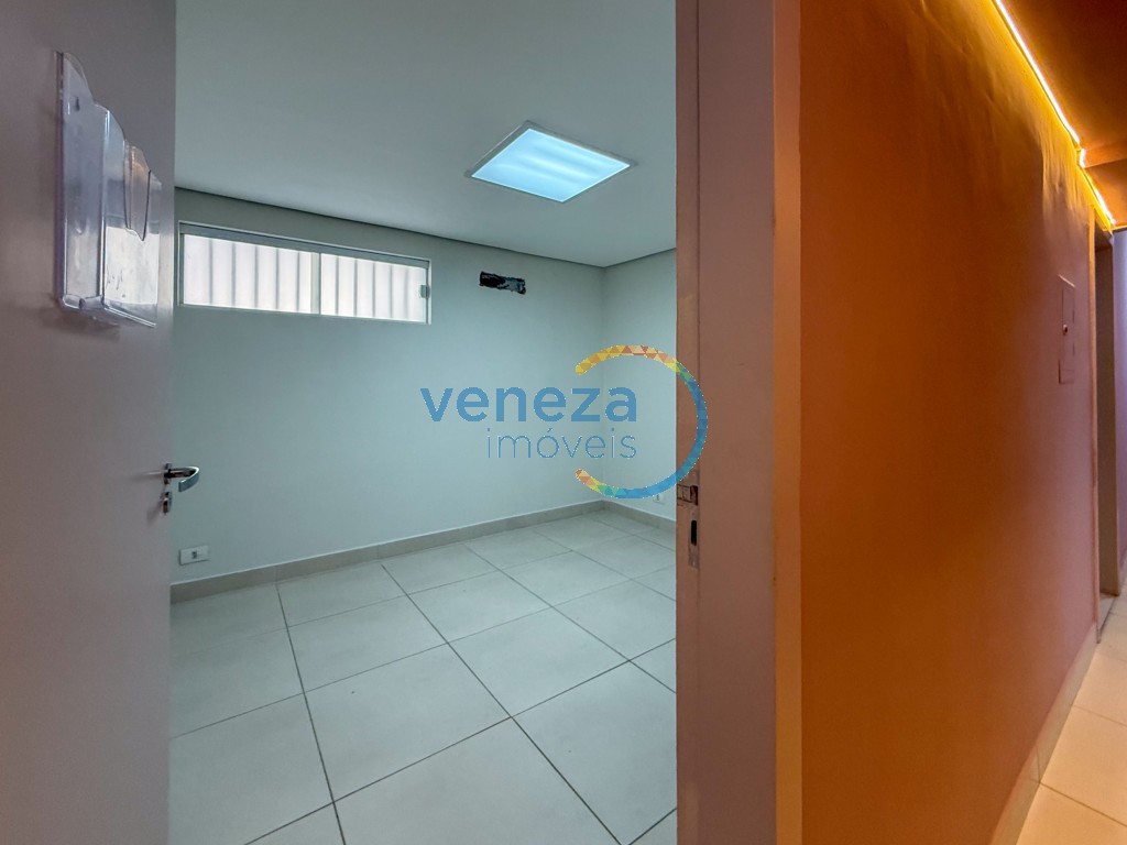 Sala para locação no bairro Ipiranga de Londrina com 150m<sup>2</sup> útil, 4 vagas de garagem