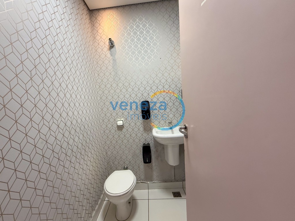 Sala para locação no bairro Ipiranga de Londrina com 150m<sup>2</sup> útil, 4 vagas de garagem