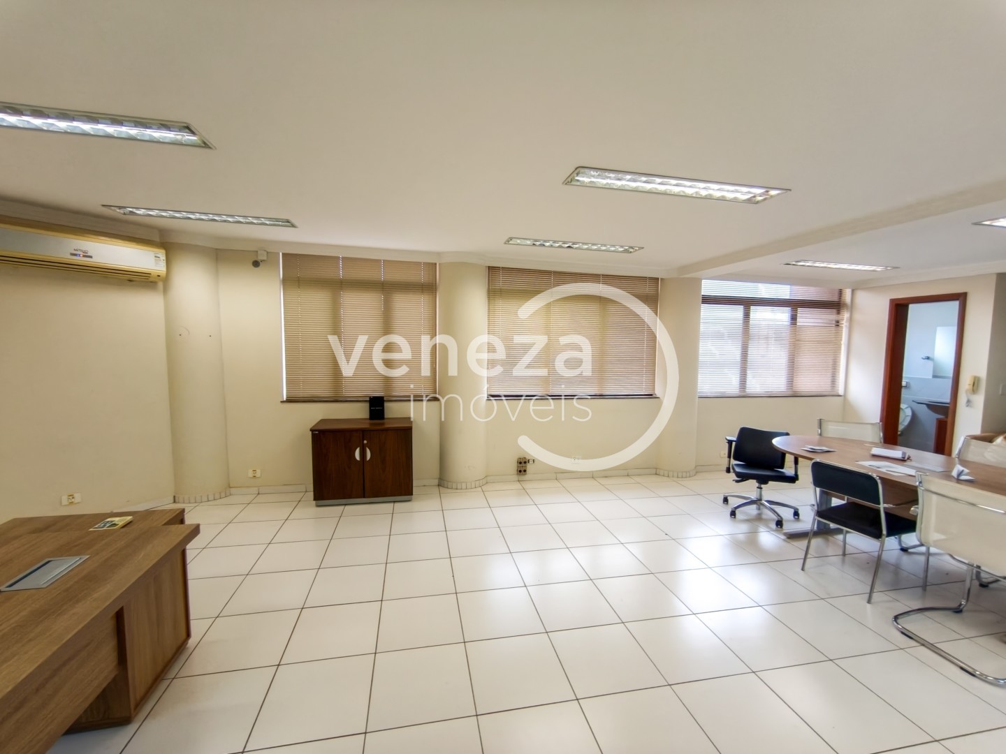 Sala para locacao no Centro em Londrina com 129,22m² por R$ 2.100  - Foto 2