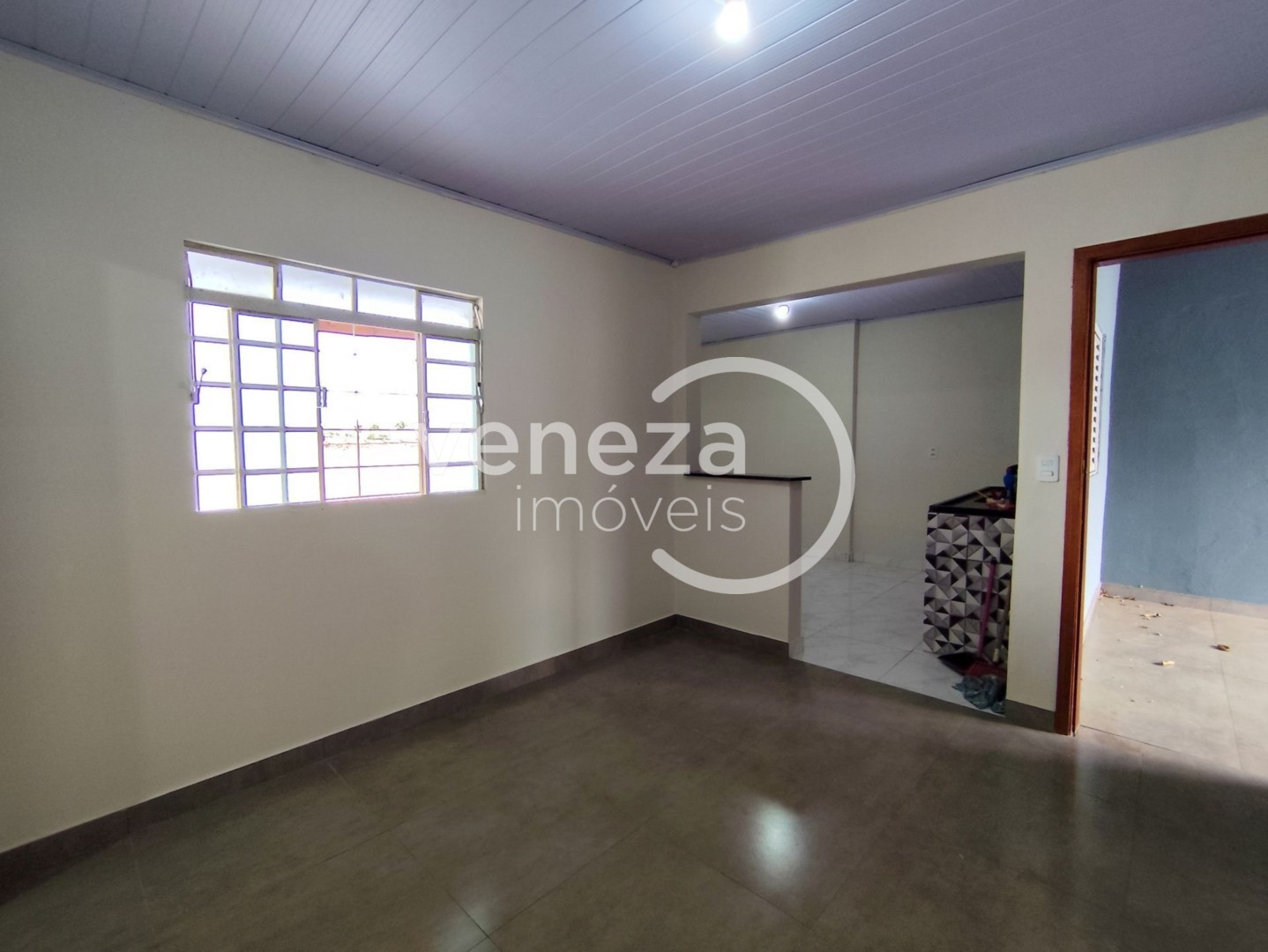Casa Residencial para locacao no Violim em Londrina com 80m² por R$ 1.250