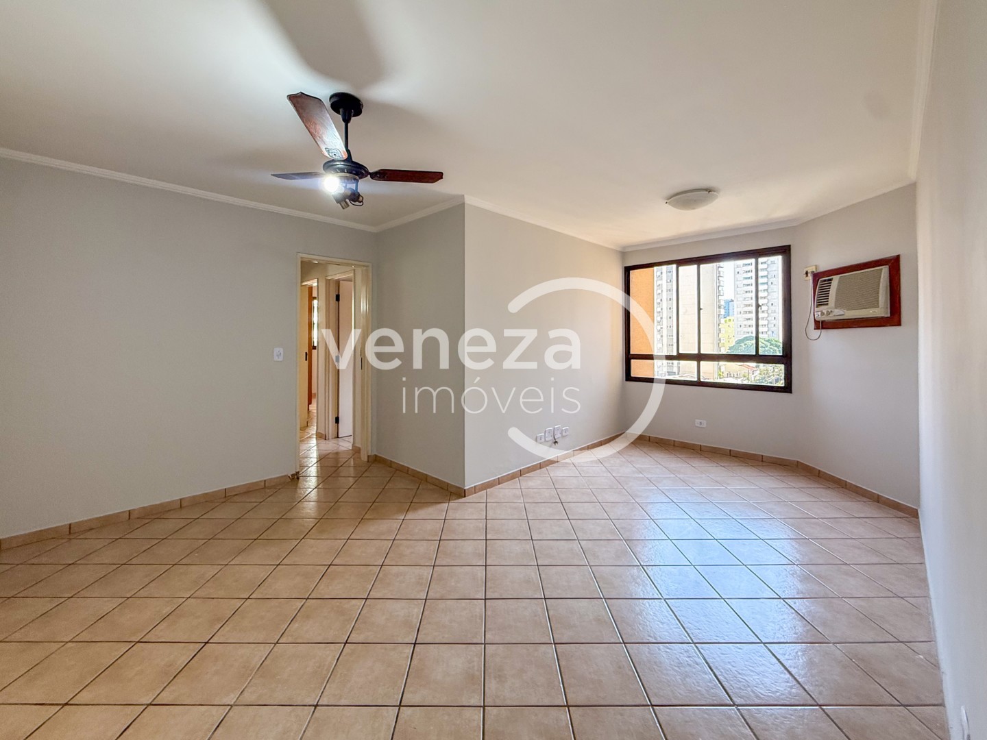 Apartamento para locacao no Centro em Londrina com 108m² por R$ 1.650