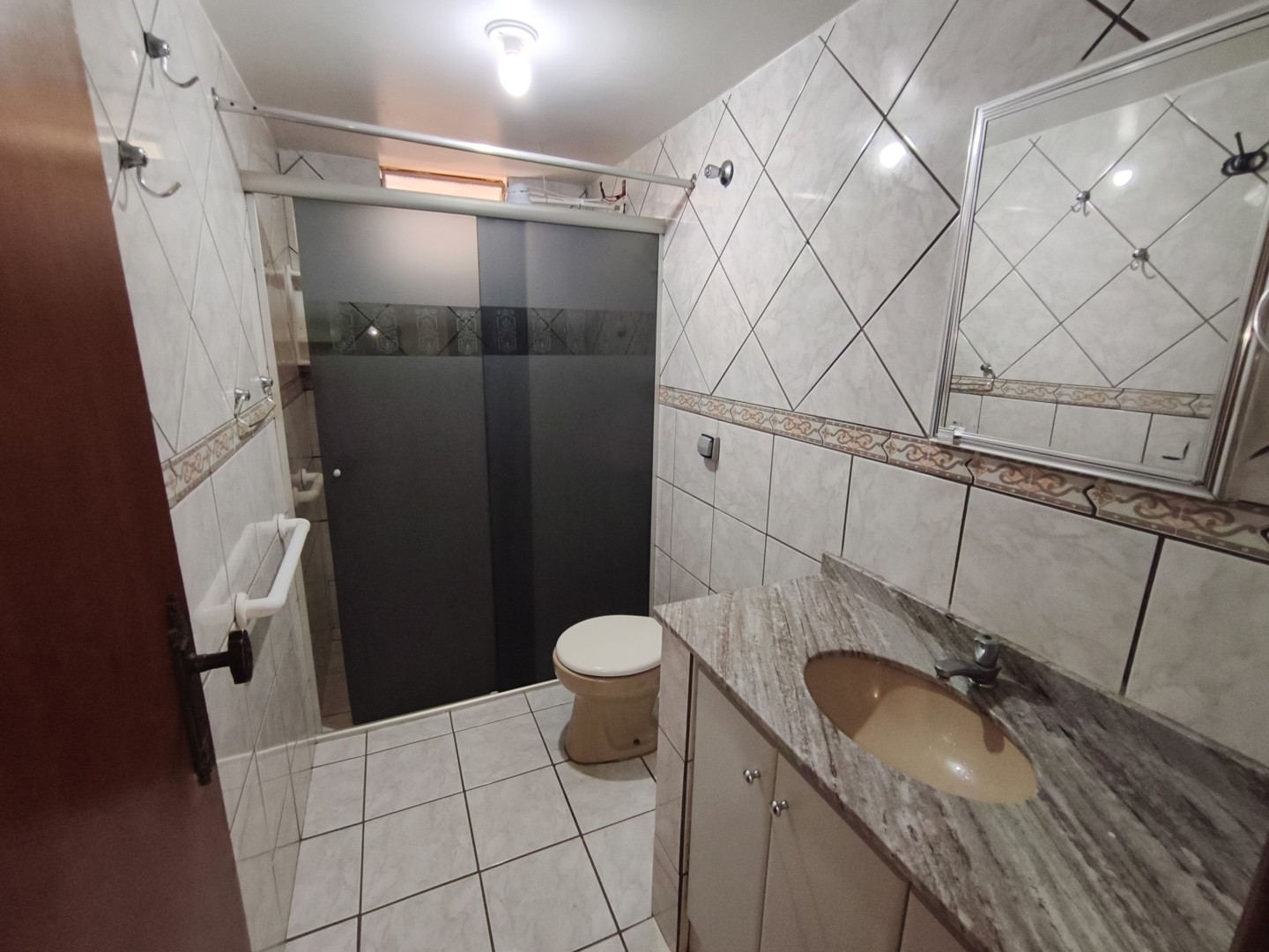 Casa Residencial para locacao no Industrial em Londrina com 212,49m² por R$ 2.490 - Foto 3