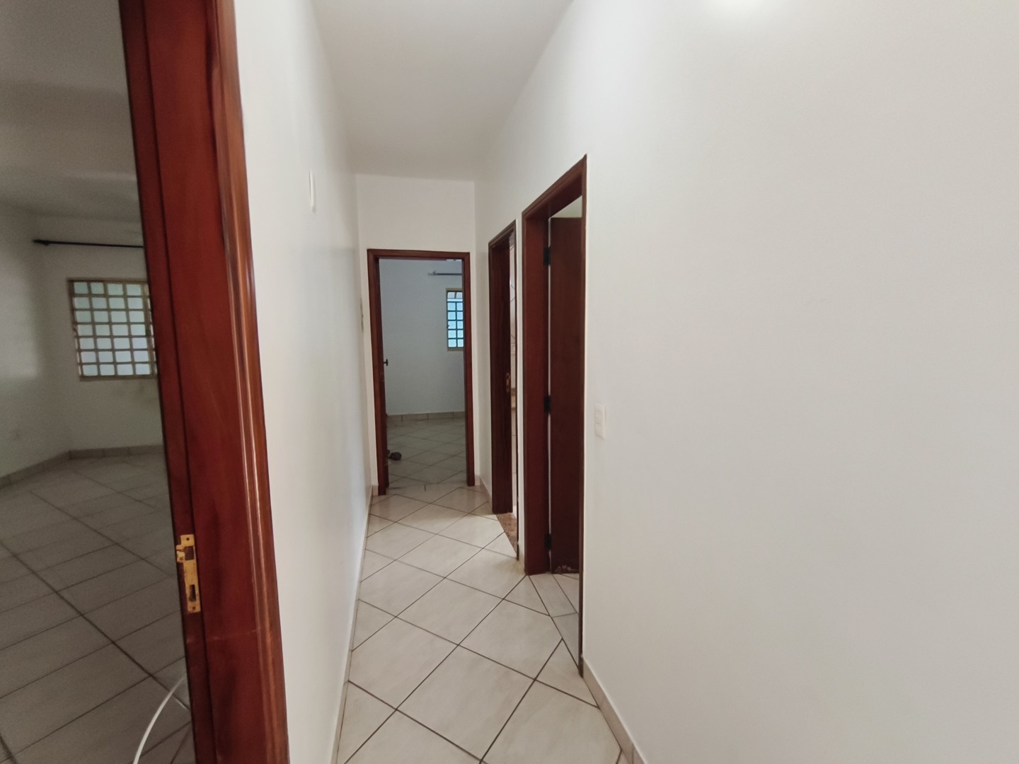 Casa Residencial para locação no bairro Industrial de Londrina - Foto 4