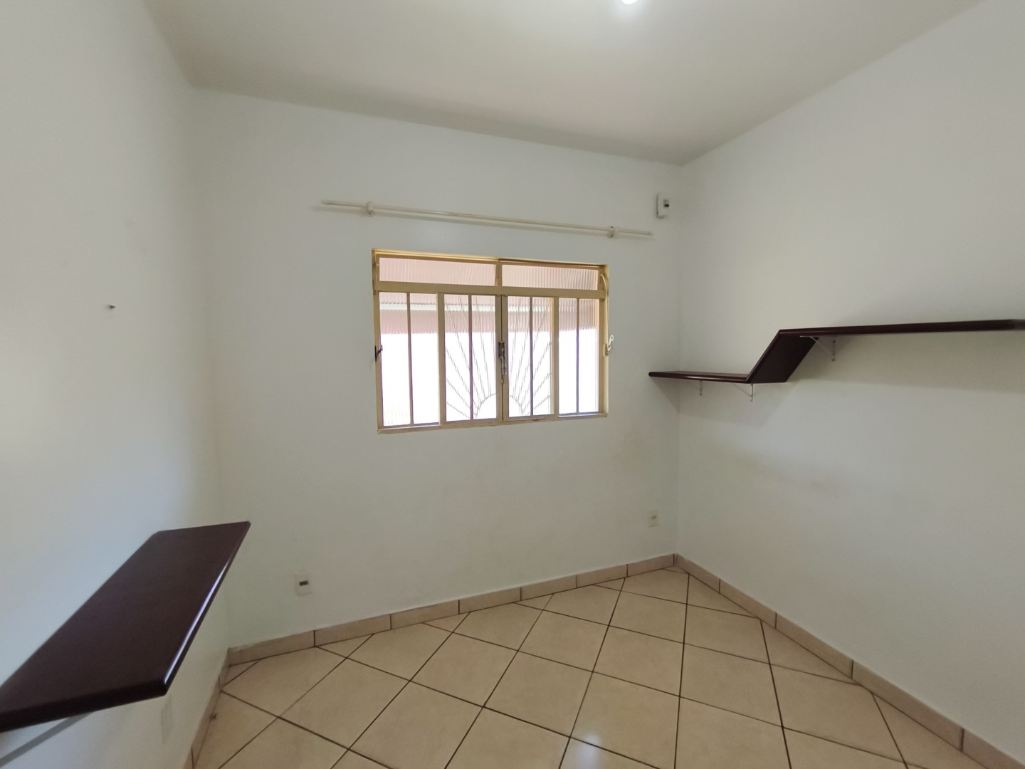 Casa Residencial para locação no bairro Industrial de Londrina - Foto 5